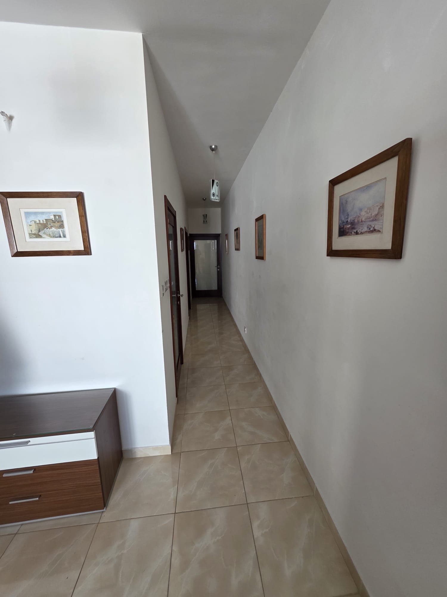 2 bedrooms / 2 bathrooms