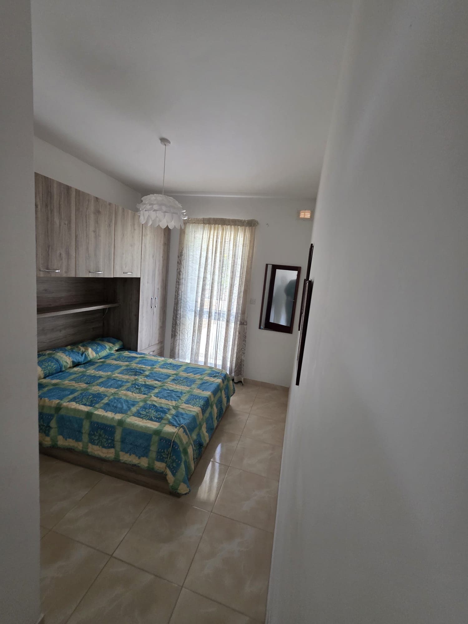 2 bedrooms / 2 bathrooms