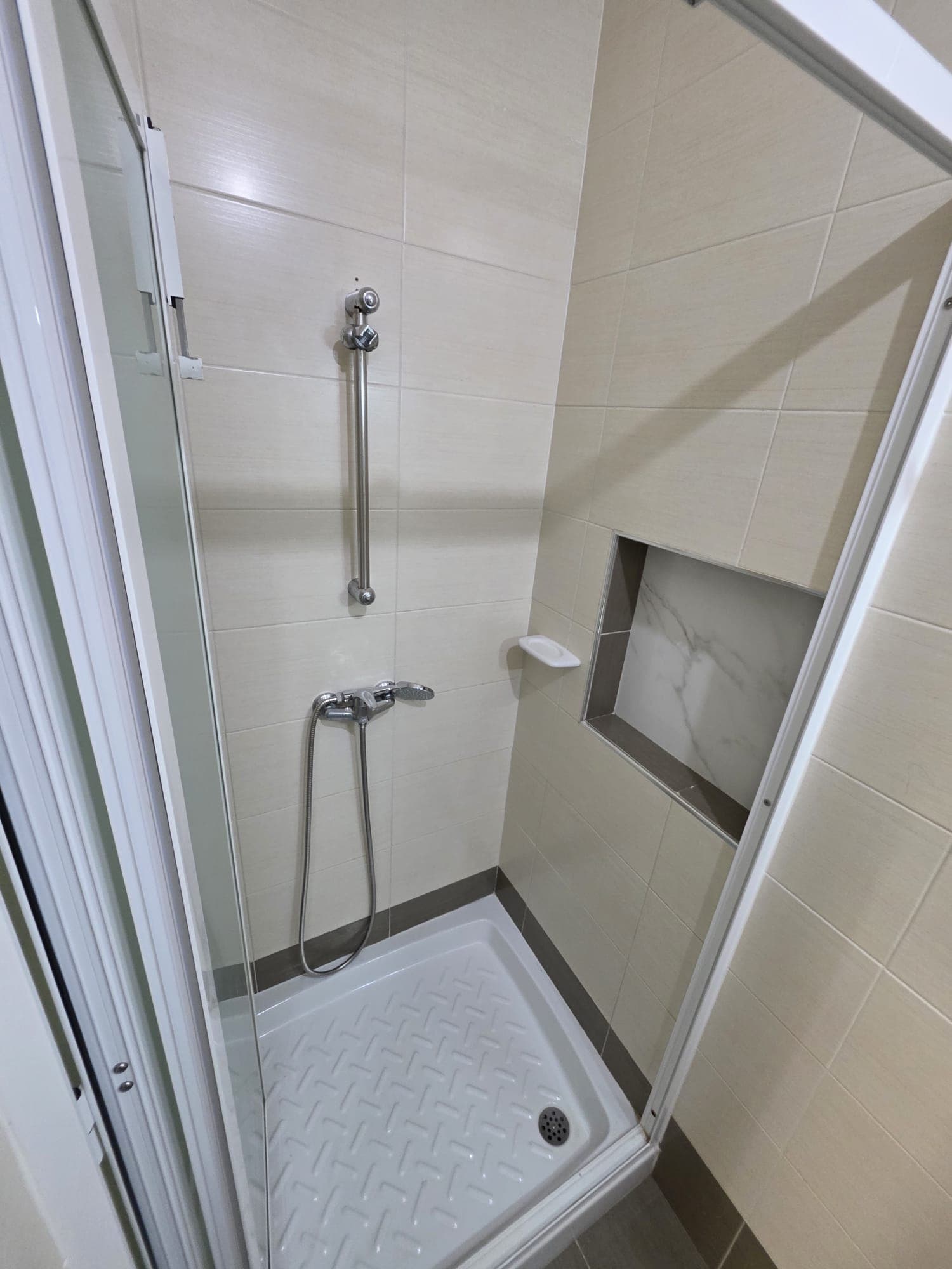 2 bedrooms / 2 bathrooms