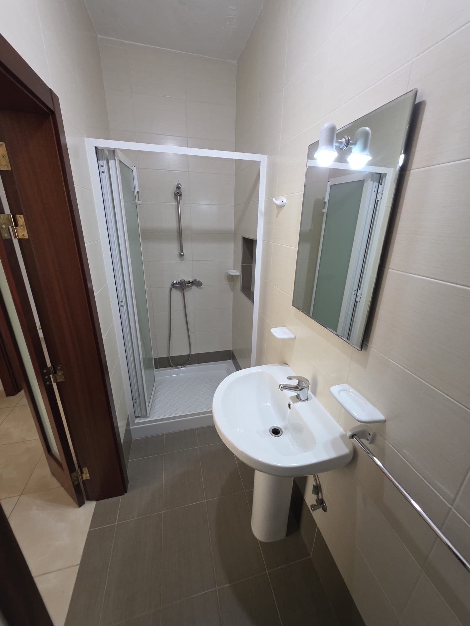 2 bedrooms / 2 bathrooms